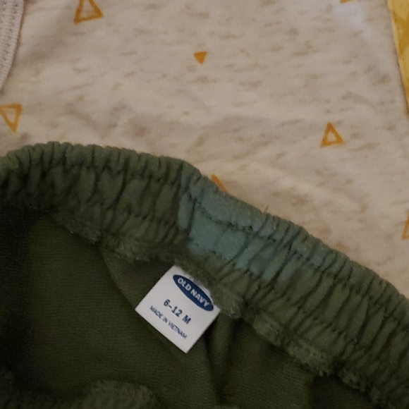 GIFTED Old Navy pineapple short/tank set - Picture 3 of 4